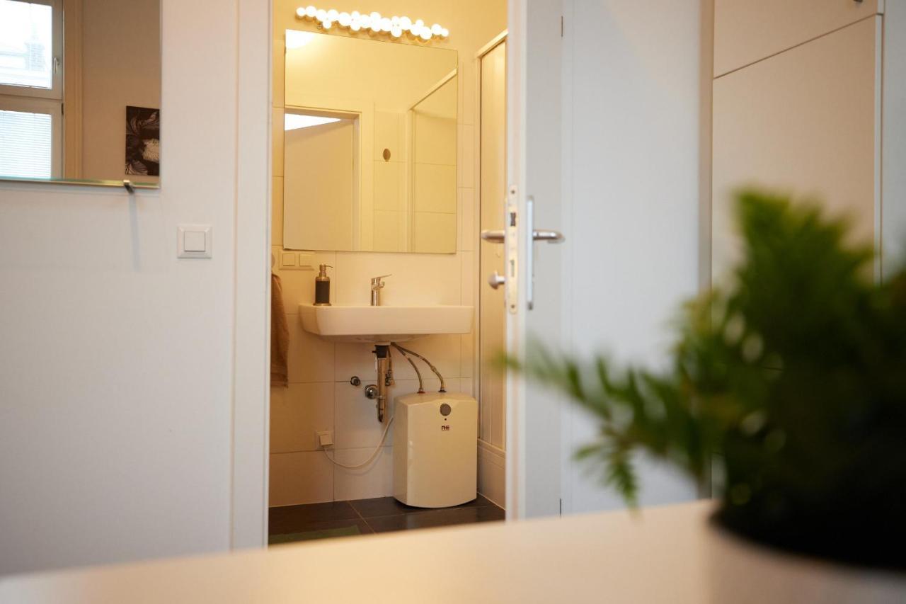 Nice Studio Close To Metro III Viena Exterior foto