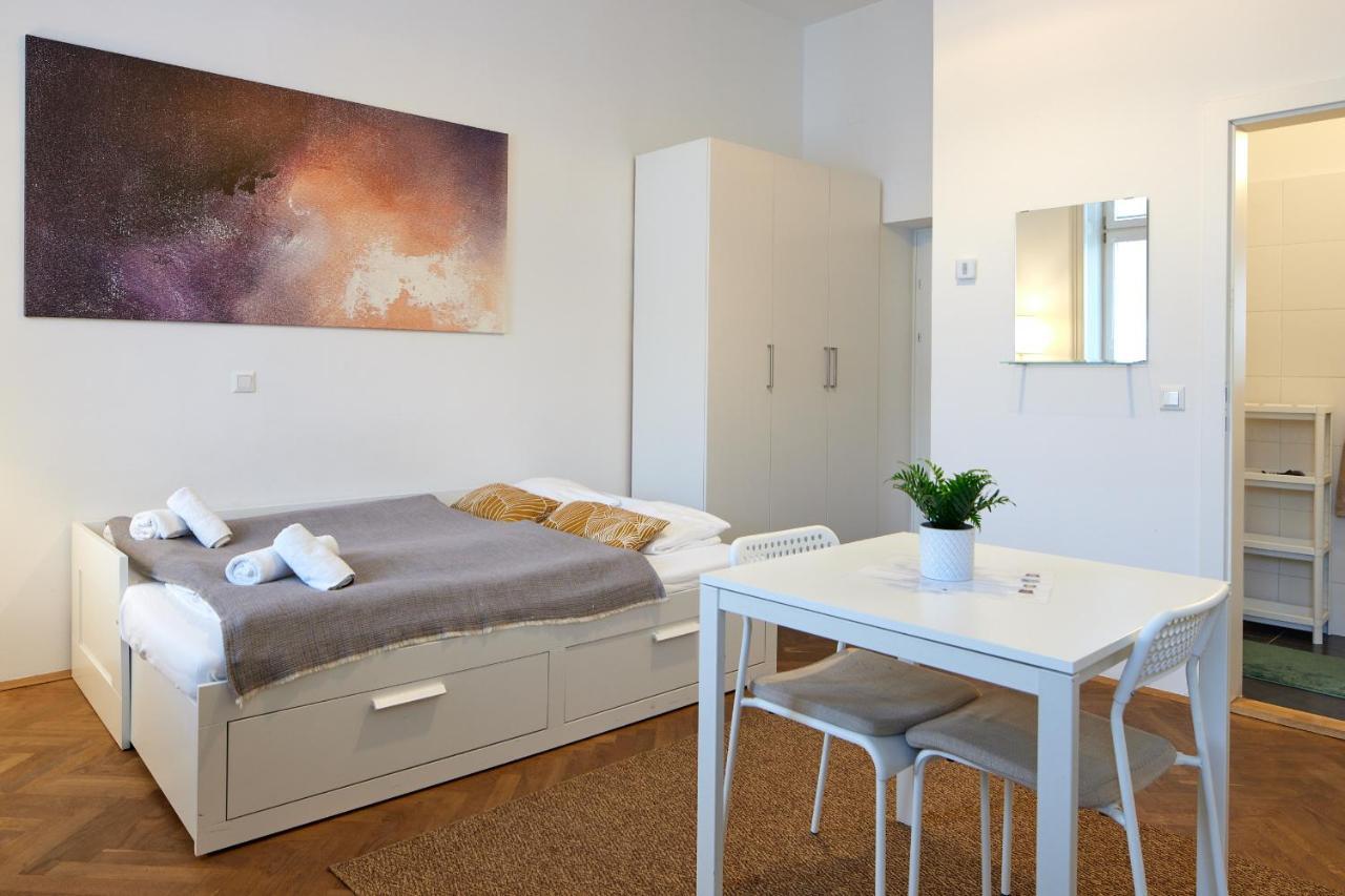 Nice Studio Close To Metro III Viena Exterior foto