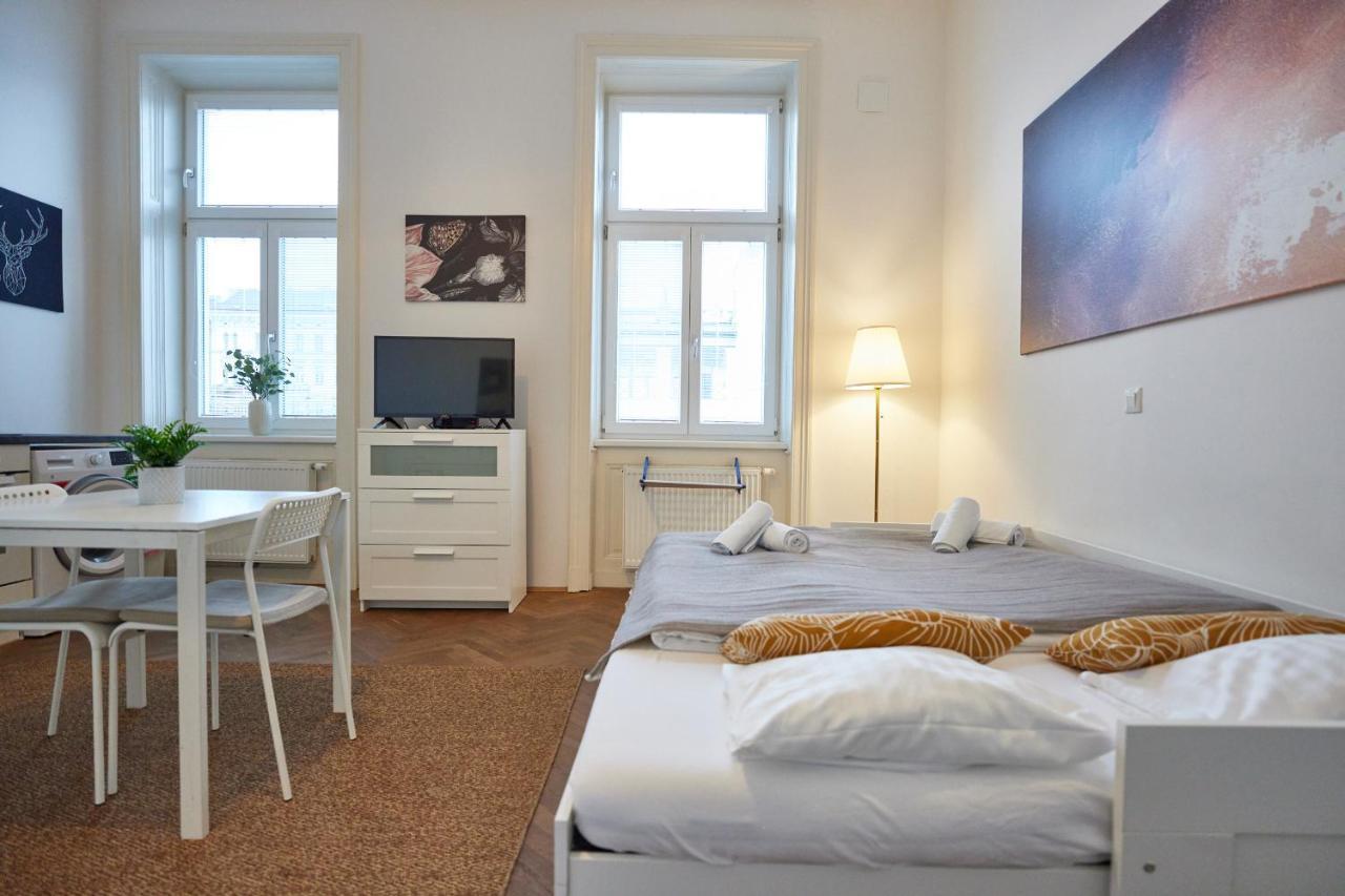 Nice Studio Close To Metro III Viena Exterior foto